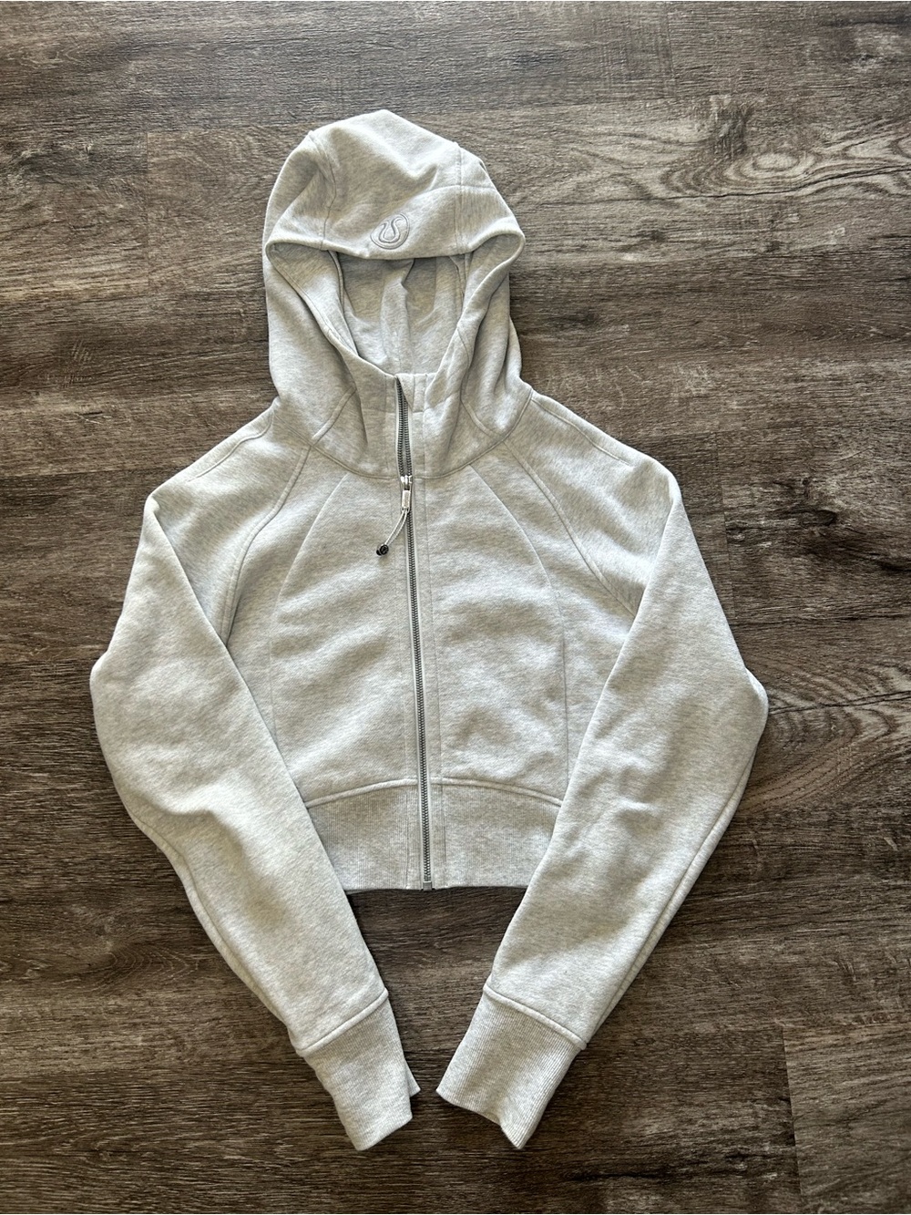 Lululemon Women’s Size 8 Gray Full Zip Cropped Hoodie Sweatshirt Athleisure